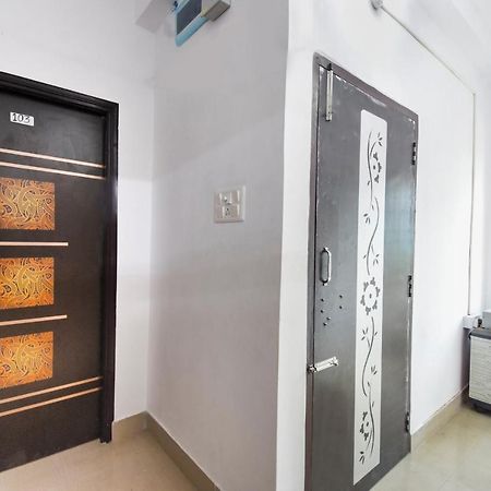 Oyo Flagship Mishika Homes Kolkata Exterior photo